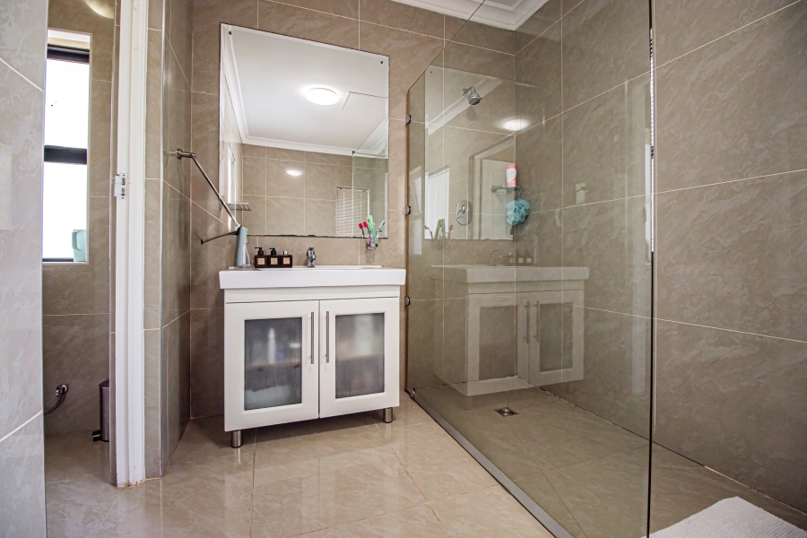 4 Bedroom Property for Sale in Pearl Valley at Val de Vie Western Cape